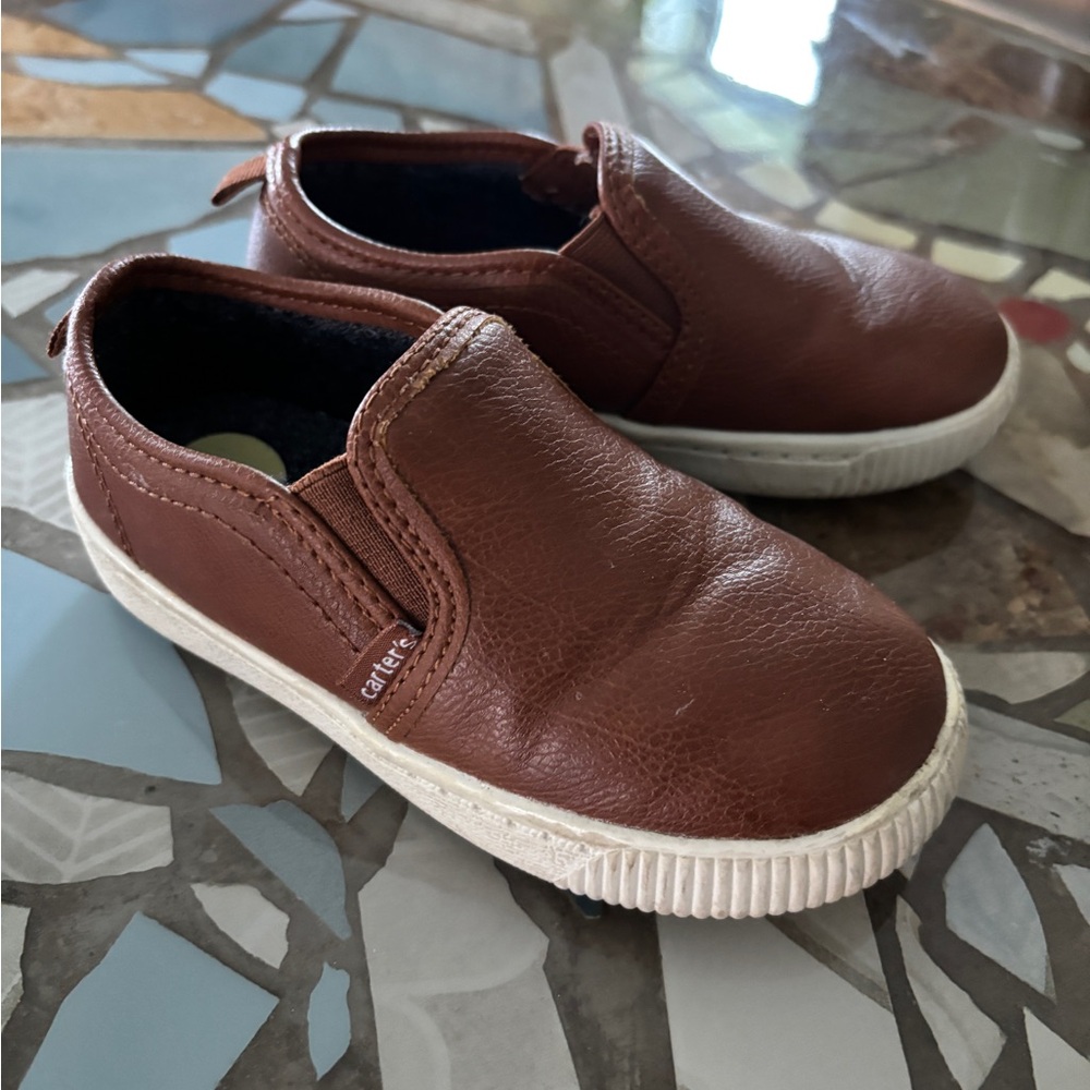 Boys carters leather top slide shoes